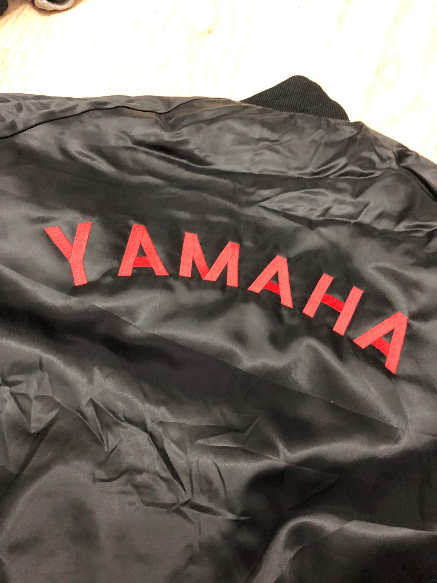 Varsity Yamaha brodé (L)